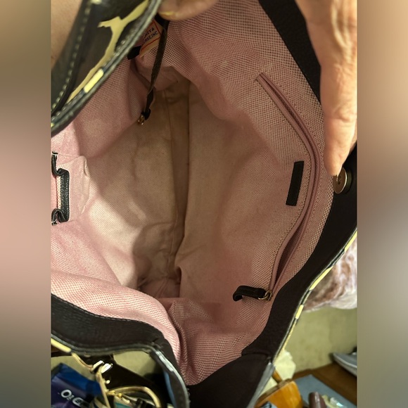 DOONEY & BOURKE. Giraffe print handbag , with Dust cover bag. - Picture 8 of 11